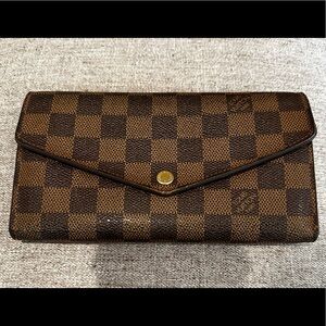 Damier Ebene Sarah wallet